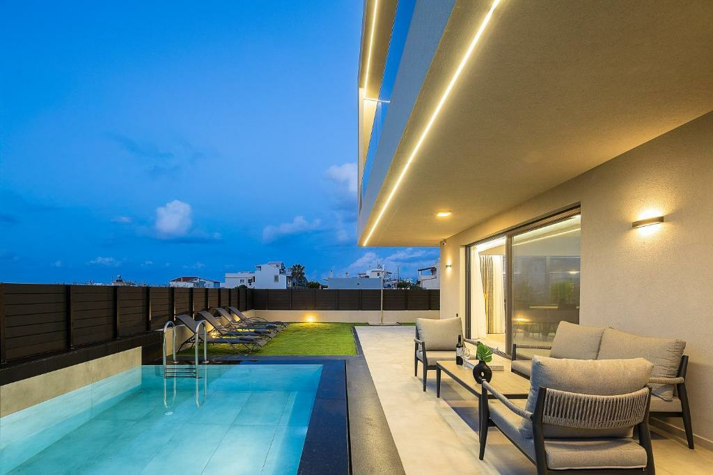 Villa 300 M2 In Gouves, Greece