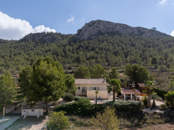 4-bedroom Detached Villa In La Zarza, Spain (134 M²)