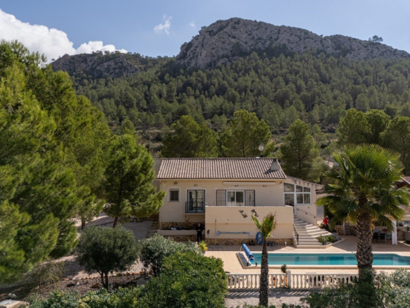 4-bedroom Detached Villa In La Zarza, Spain (134 M²)