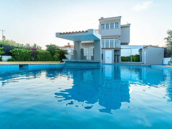 Villa 310 M2 In Kalivia Thorikou, Greece
