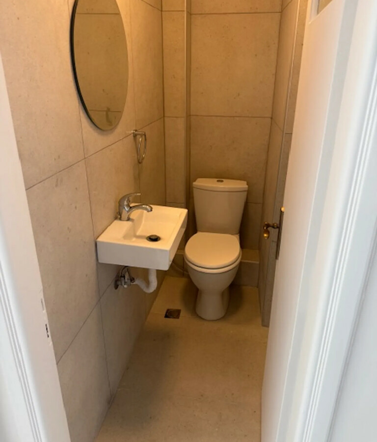 Flat 98 M2 In Alimos, Greece