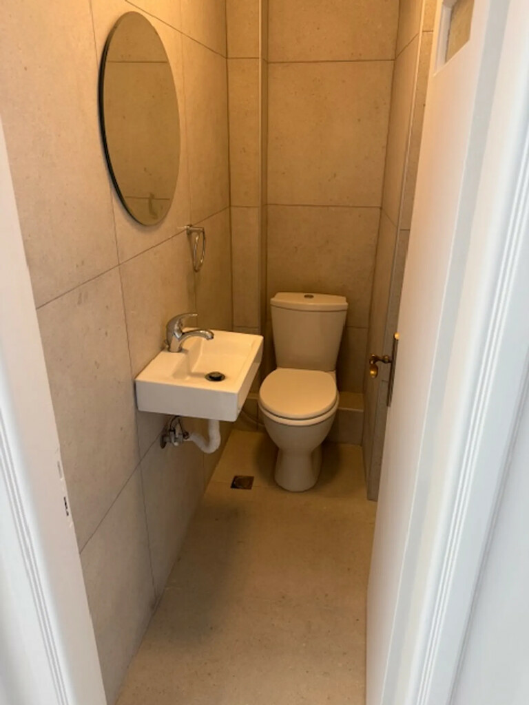 Flat 98 M2 In Alimos, Greece