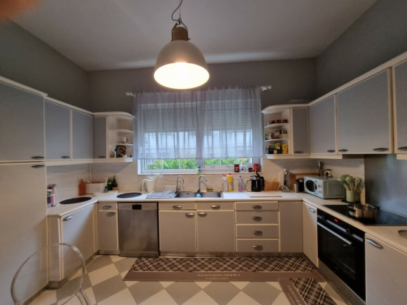 2-bedroom Maisonette In Panorama, Greece (230 M²)