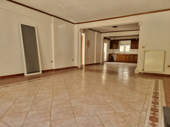3-bedroom Maisonette In Panorama, Greece (271 M²)