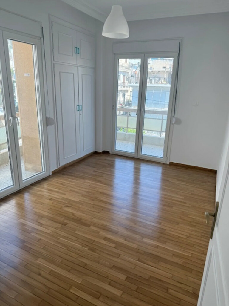 Flat 98 M2 In Alimos, Greece