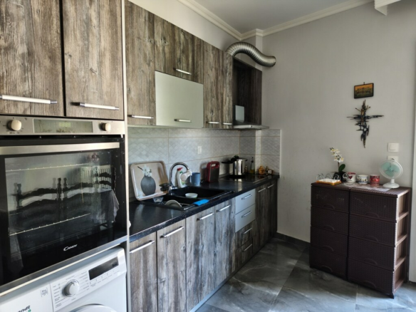 Flat 96 M2 In Sikies, Greece