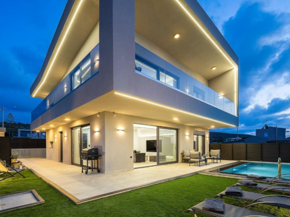 Villa 300 M2 In Gouves, Greece
