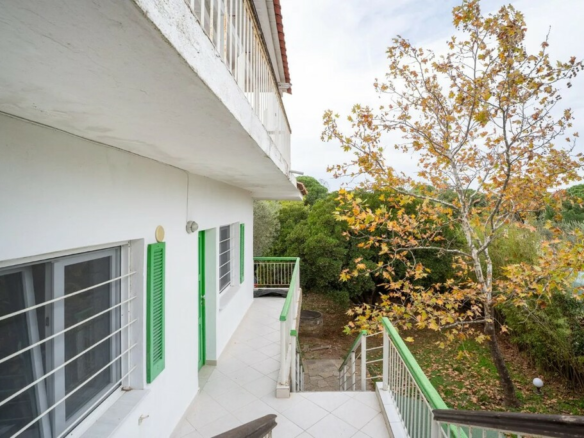 5-bedroom Villa In Sithonia, Greece (260 M²)