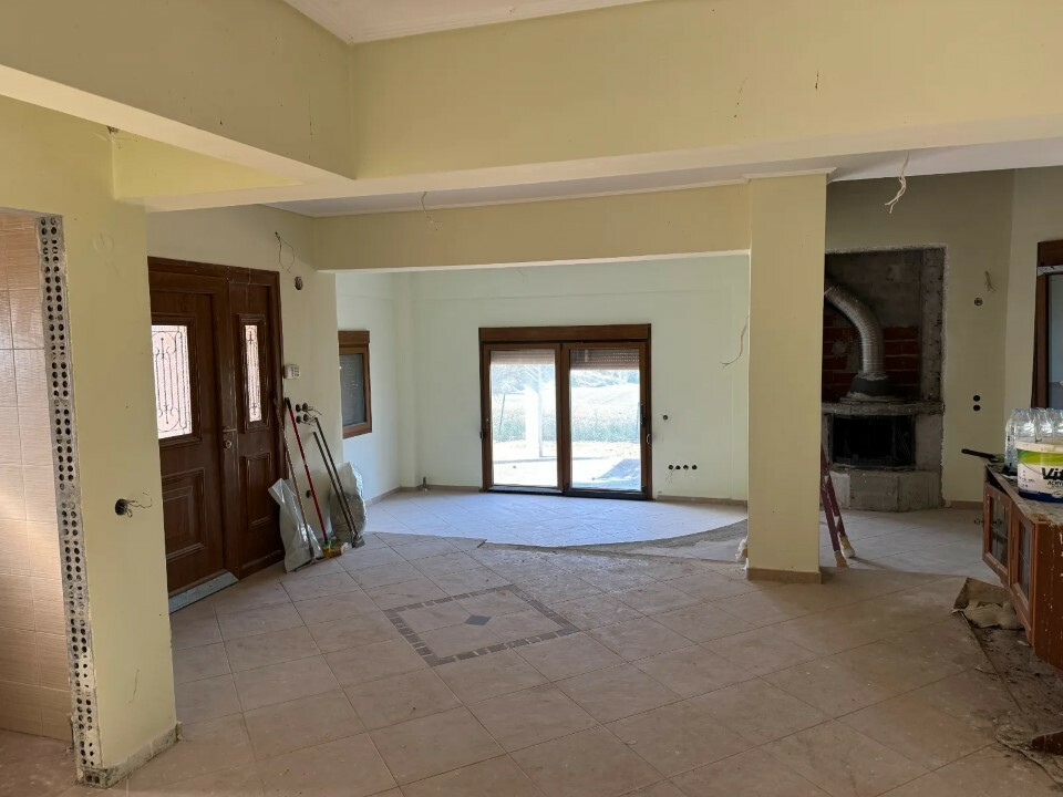 Detached House In Michaniona, Greece (310 M²)