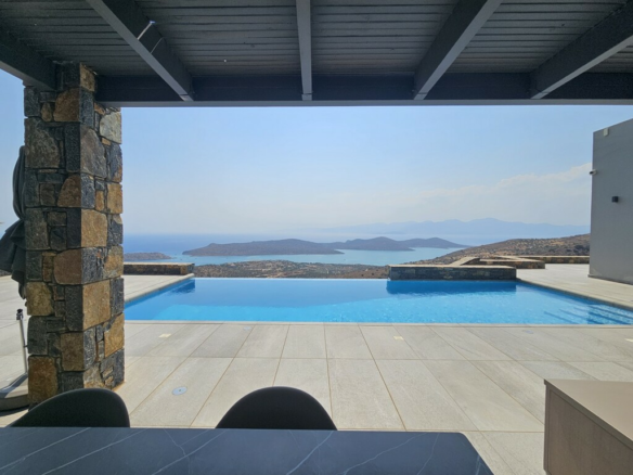 4-bedroom Villa In Agios Nikolaos, Greece (290 M²)