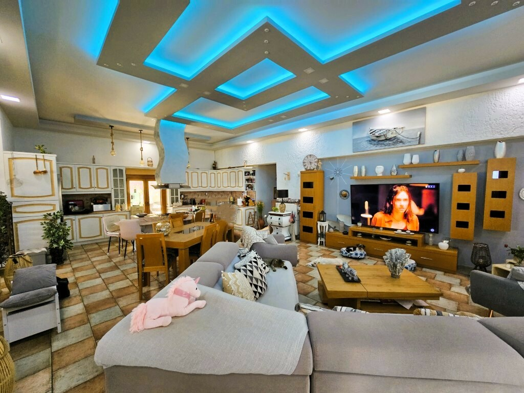 2-bedroom Villa In Gazi, Greece (500 M²)