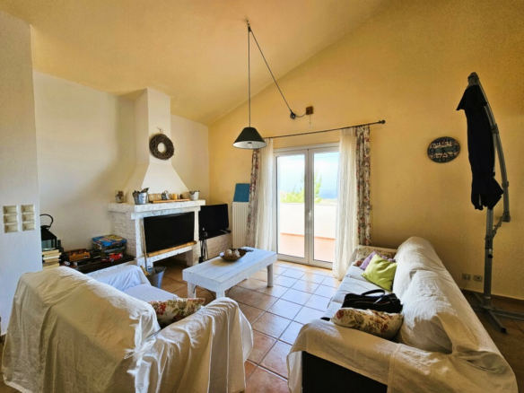 2-bedroom Detached House In Gazi, Greece (108 M²)