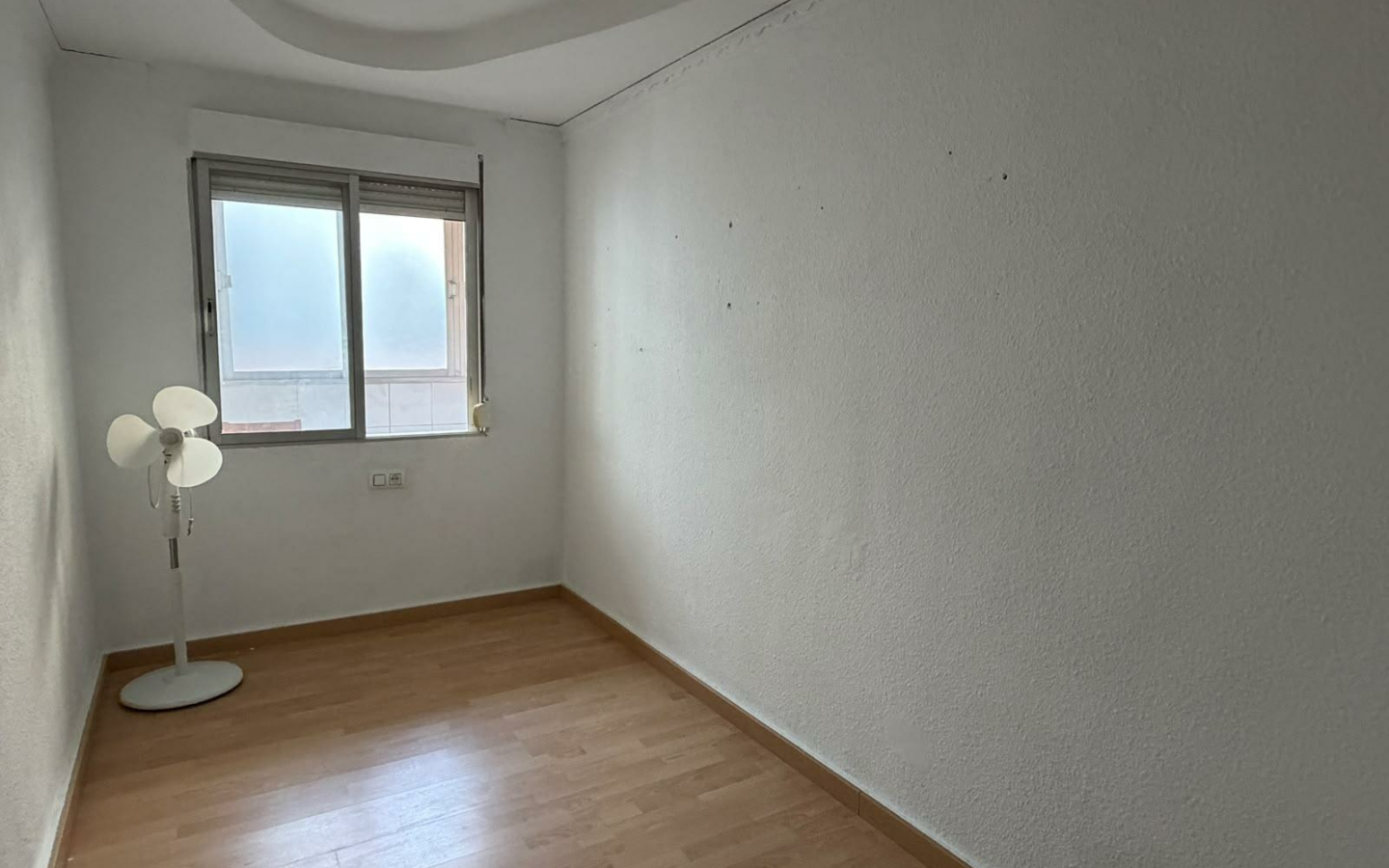 4-bedroom Flat In Canals, Spain (129 M²)