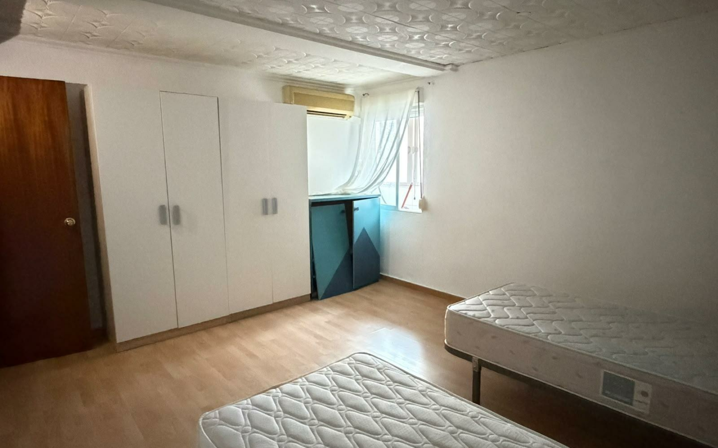 4-bedroom Flat In Canals, Spain (129 M²)