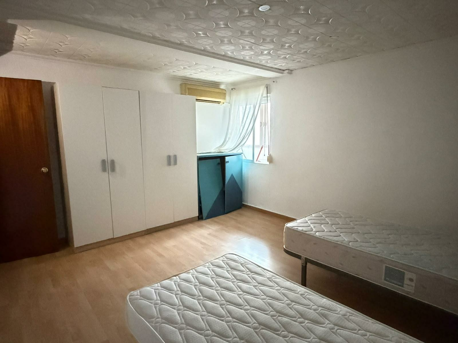 4-bedroom Flat In Canals, Spain (129 M²)