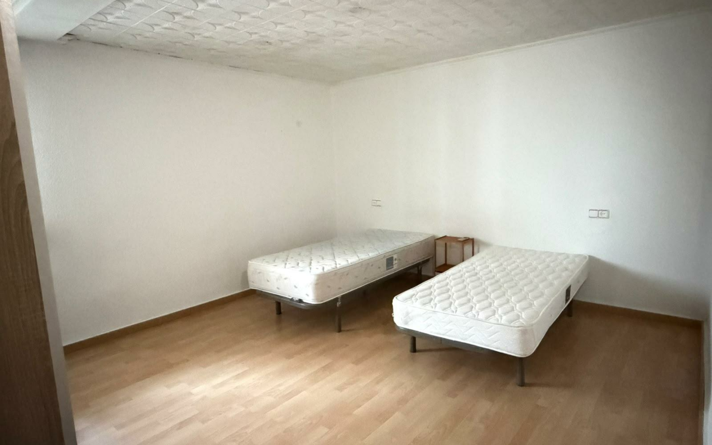 4-bedroom Flat In Canals, Spain (129 M²)