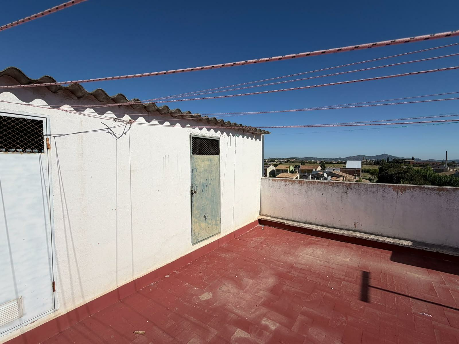 4-bedroom Flat In Canals, Spain (129 M²)