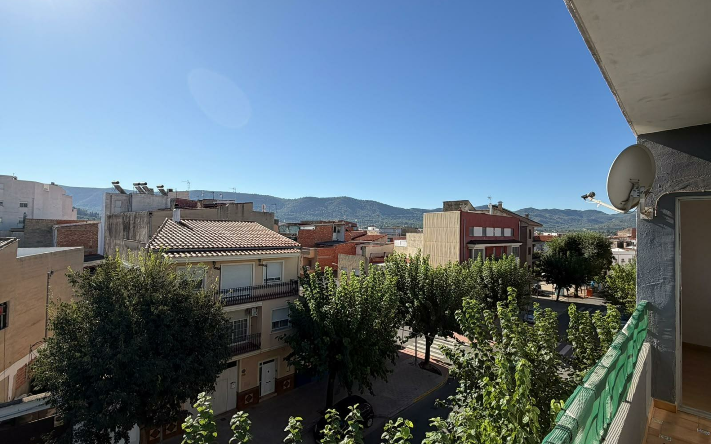 4-bedroom Flat In Canals, Spain (129 M²)