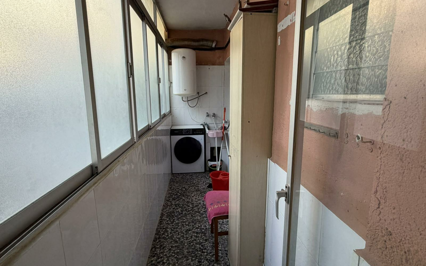 4-bedroom Flat In Canals, Spain (129 M²)