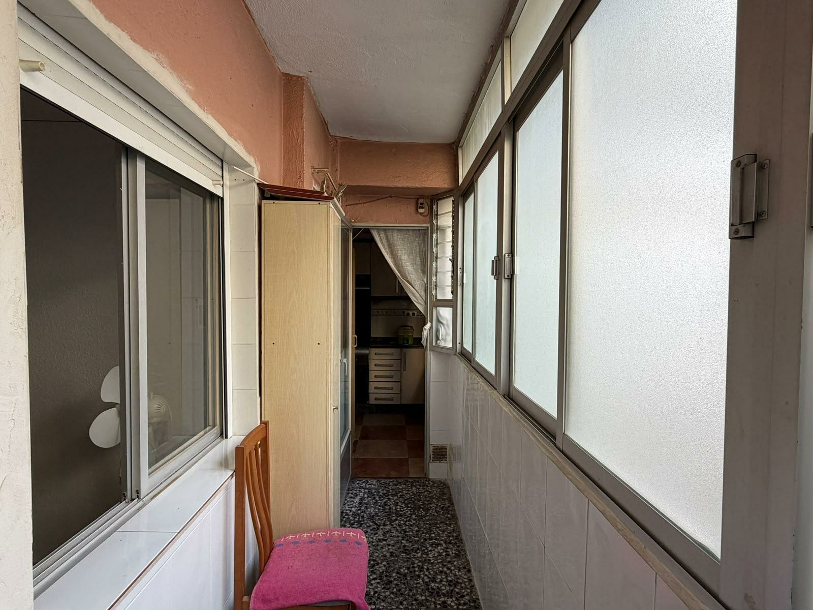 4-bedroom Flat In Canals, Spain (129 M²)