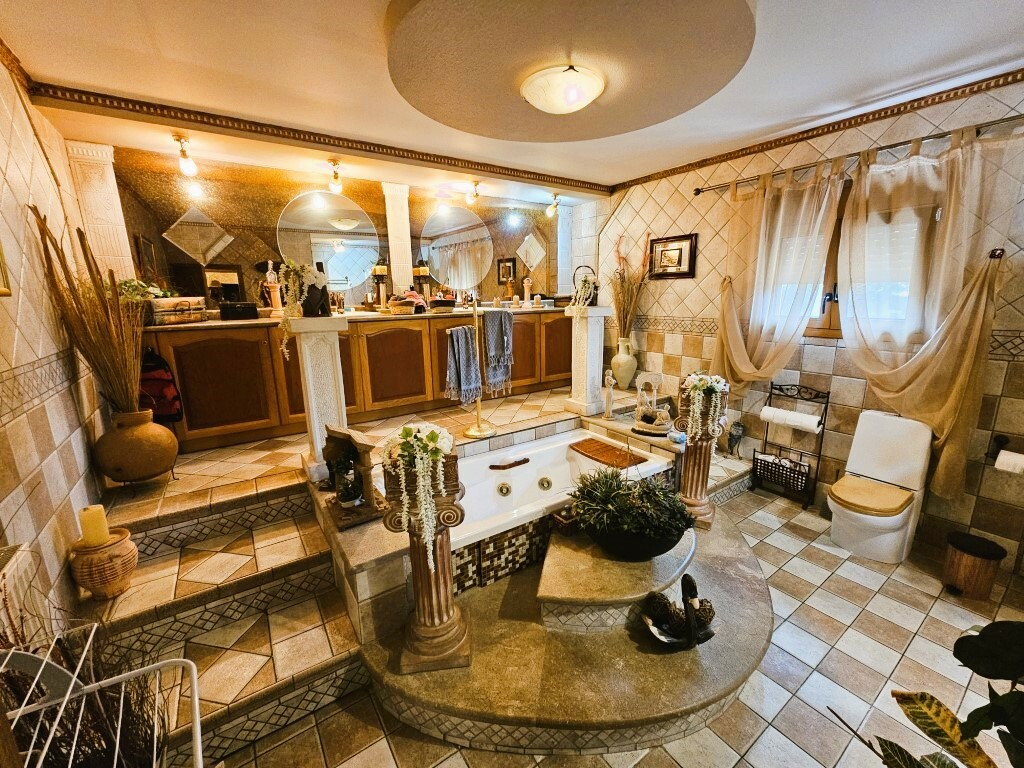 2-bedroom Villa In Gazi, Greece (500 M²)