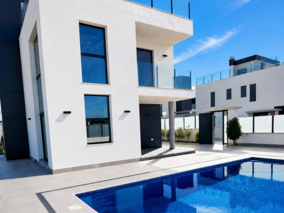 3-bedroom House In Orihuela Costa, Spain (190 M²)