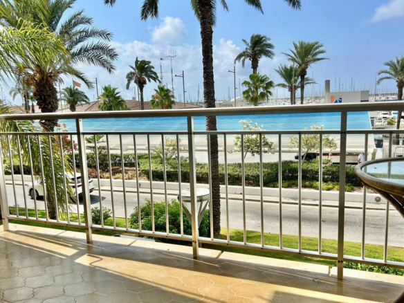 4-bedroom Apartment In Torrevieja, Spain (164 M²)