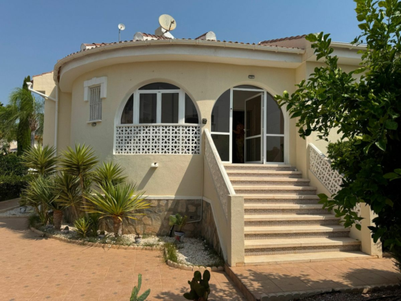 3-bedroom Villa In Rojales, Spain (121 M²)