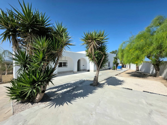 4-bedroom Villa In Formentera Del Segura, Spain (218 M²)