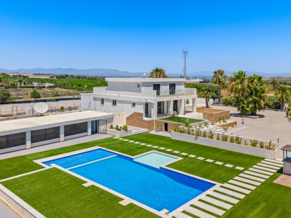 8-bedroom Country House In Los Montesinos, Spain (790 M²)