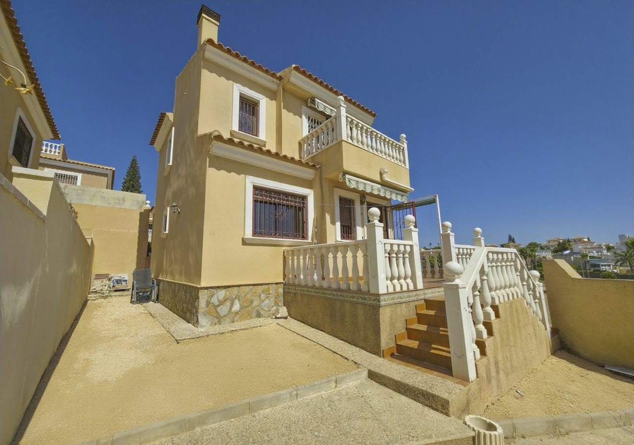 2-bedroom Villa In Orihuela Costa, Spain (77 M²)