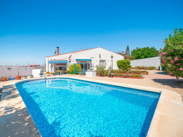 4-bedroom Villa In Rojales, Spain (198 M²)