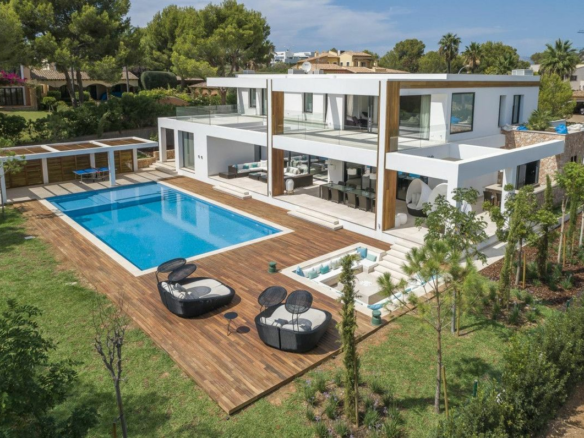 6-bedroom Villa In Calvià, Spain (748 M²)