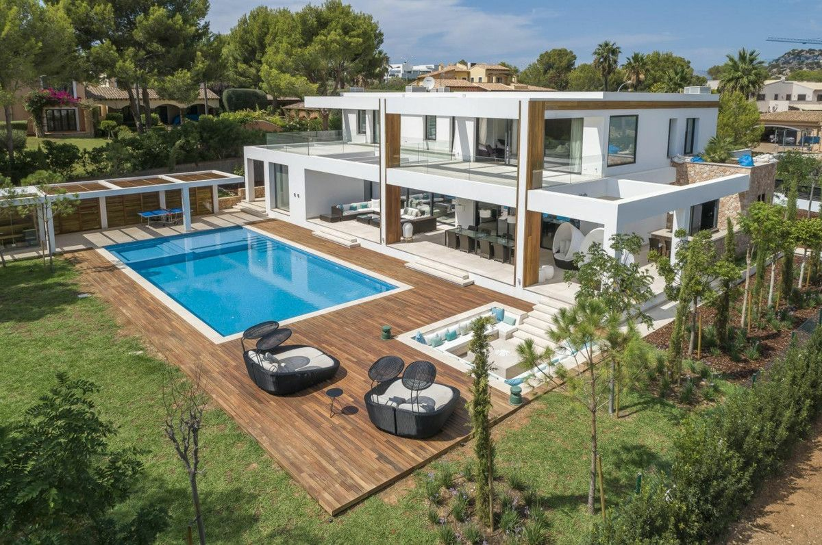 6-bedroom Villa In Calvià, Spain (748 M²)