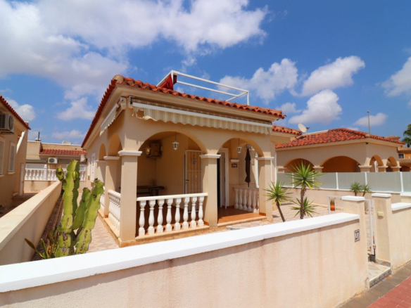 3-bedroom Villa In Los Montesinos, Spain (84 M²)