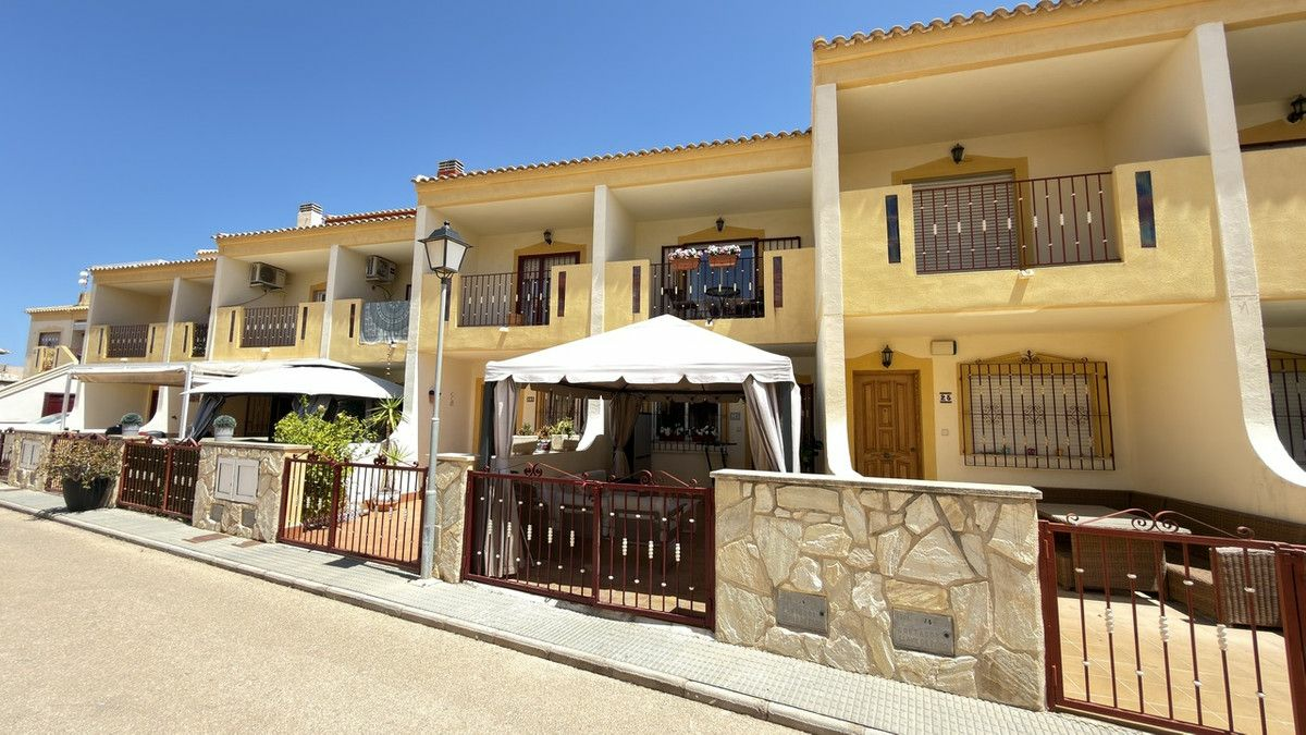 3-bedroom House In Orihuela Costa, Spain (80 M²)