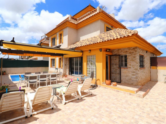 3-bedroom Villa In Los Montesinos, Spain (100 M²)