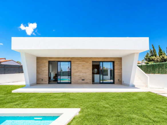 3-bedroom Villa In Rojales, Spain (156 M²)