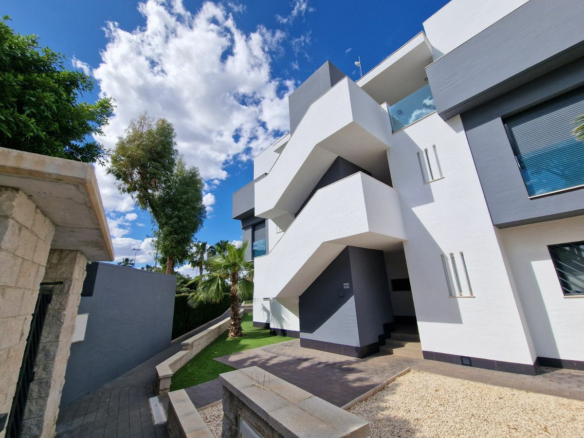 3-bedroom Apartment In Guardamar Del Segura, Spain (90 M²)