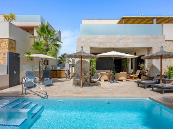 3-bedroom Villa In Benijofar, Spain (266 M²)
