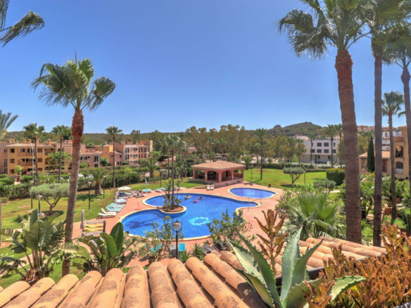 3-bedroom Penthouse In Calvià, Spain (160 M²)