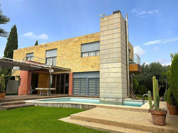 4-bedroom Villa In Orihuela Costa, Spain (413 M²)