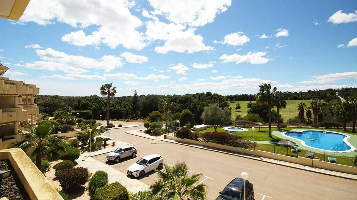 2-bedroom Apartment In Orihuela Costa, Spain (99 M²)