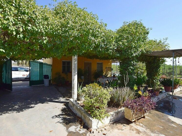 3-bedroom Villa In Albatera, Spain (100 M²)