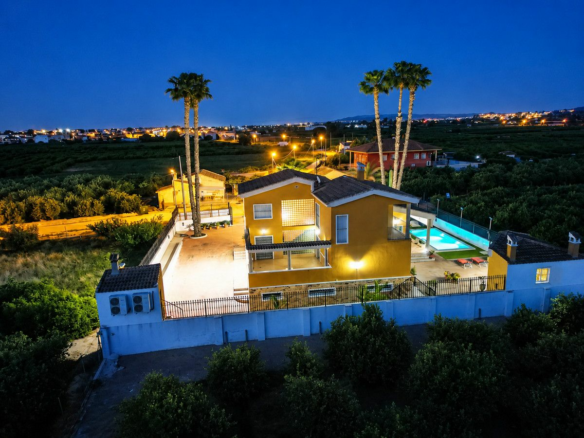 5-bedroom House In Orihuela, Spain (500 M²)