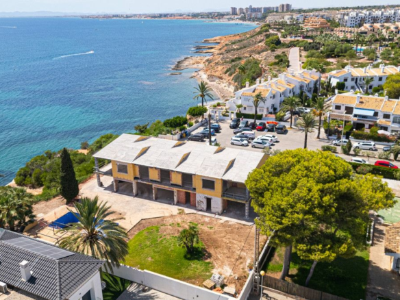 5-bedroom Villa In Cabo Roig, Spain (668 M²)