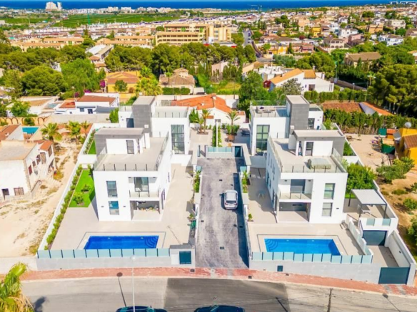 3-bedroom House In Orihuela, Spain (190 M²)