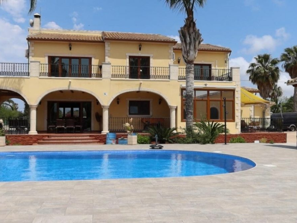 4-bedroom Country House In Orihuela, Spain (274 M²)