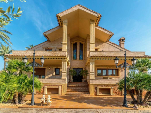 4-bedroom Villa In Orihuela, Spain (837 M²)