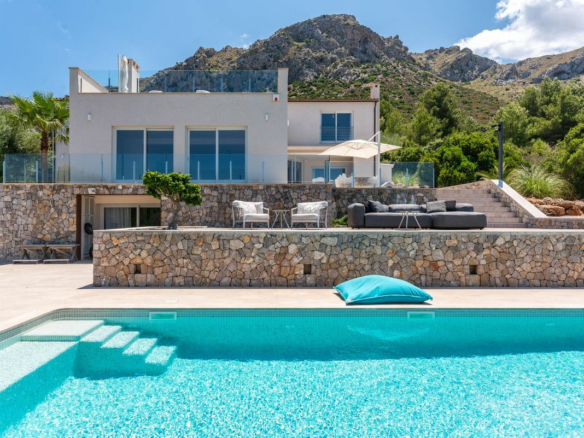 5-bedroom Villa In Colònia De Sant Pere, Spain (500 M²)